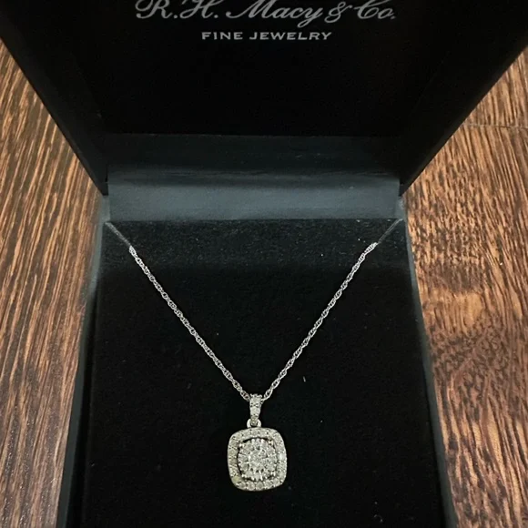 Silver Pendant Necklace - Picture 1 of 4